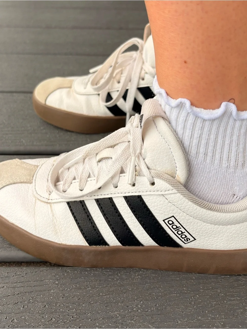 adidas classic sneaker